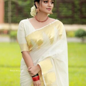 Ivory Elegance Kasavu Saree